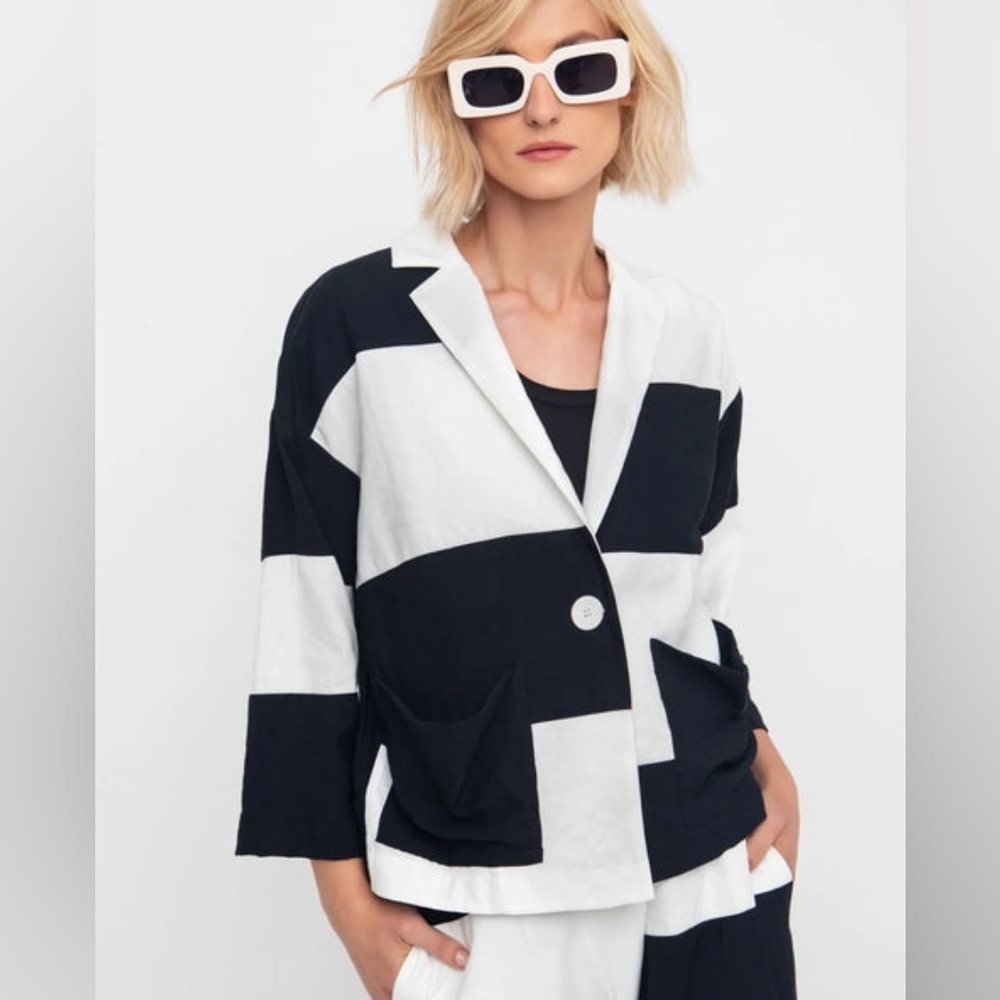 OZAI N KU Women's‎ Block Light One Button Jacket Size XXL Artsy Coastal Blazer